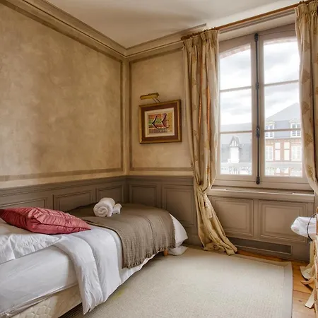 Luxurious 4 Bedroom Duplex, 200M From Place Morny Deauville Exterior foto