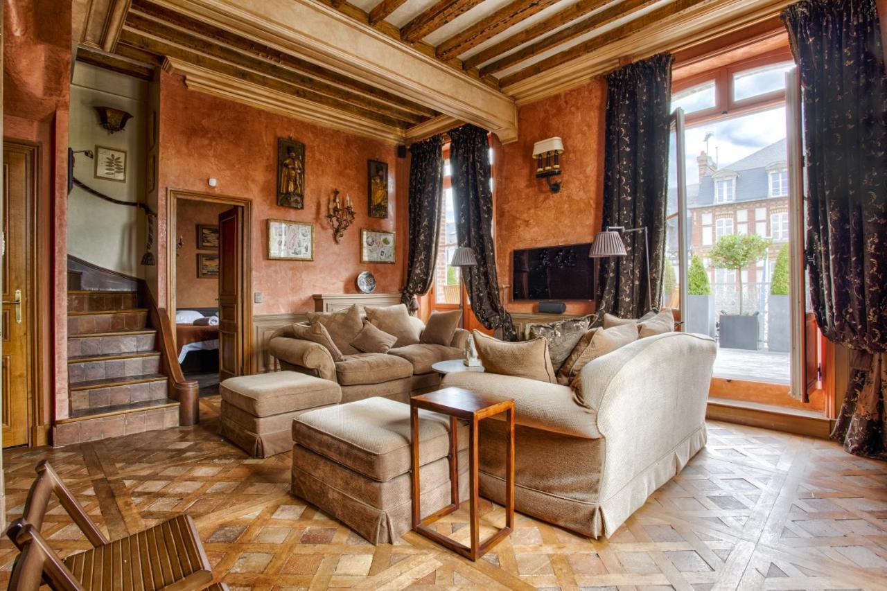 Luxurious 4 Bedroom Duplex, 200m From Place Morny Deauville