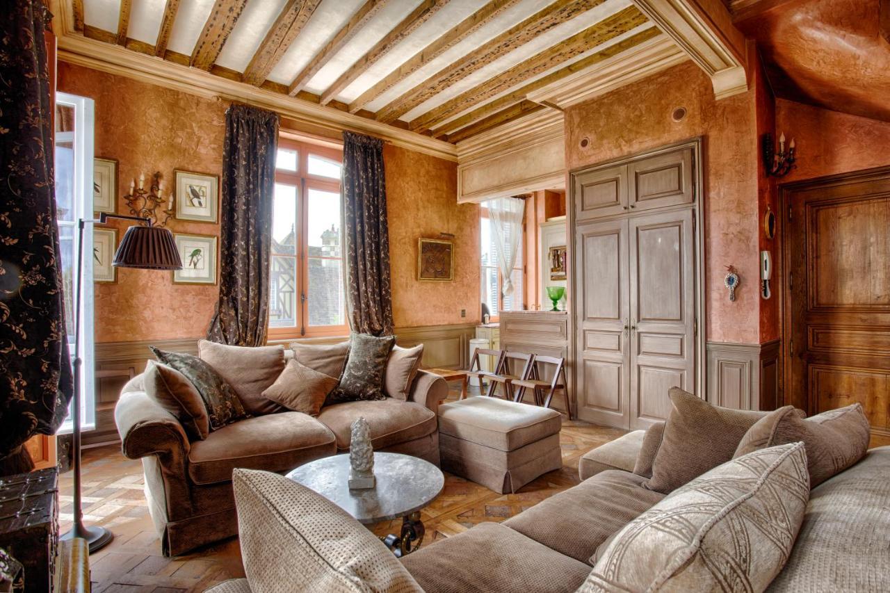 Luxurious 4 Bedroom Duplex, 200m From Place Morny Appartamento Deauville