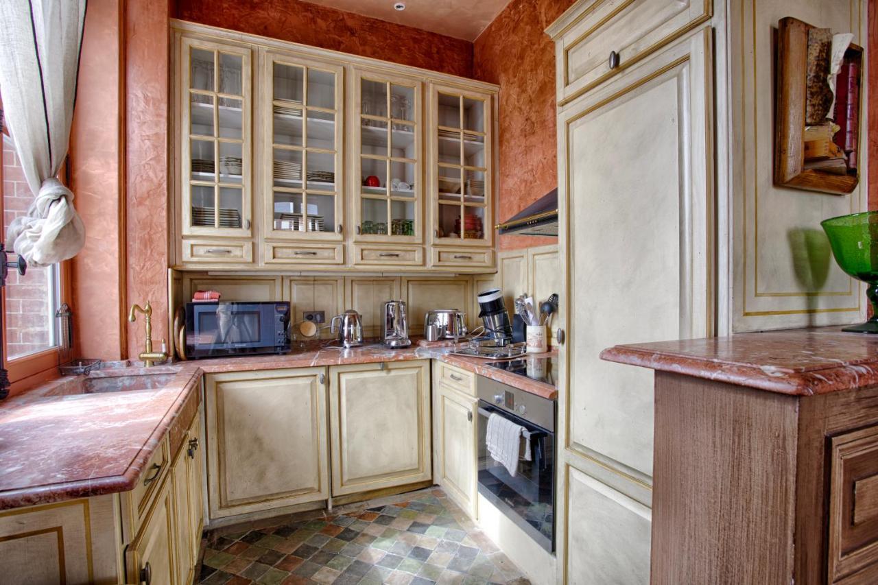 Apartment Luxurious 4 Bedroom Duplex, 200m From Place Morny
